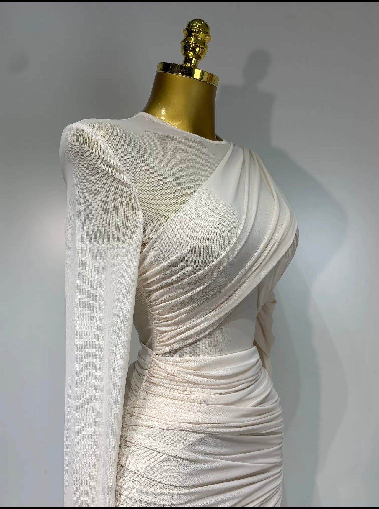 Vestido elegante manga comprida