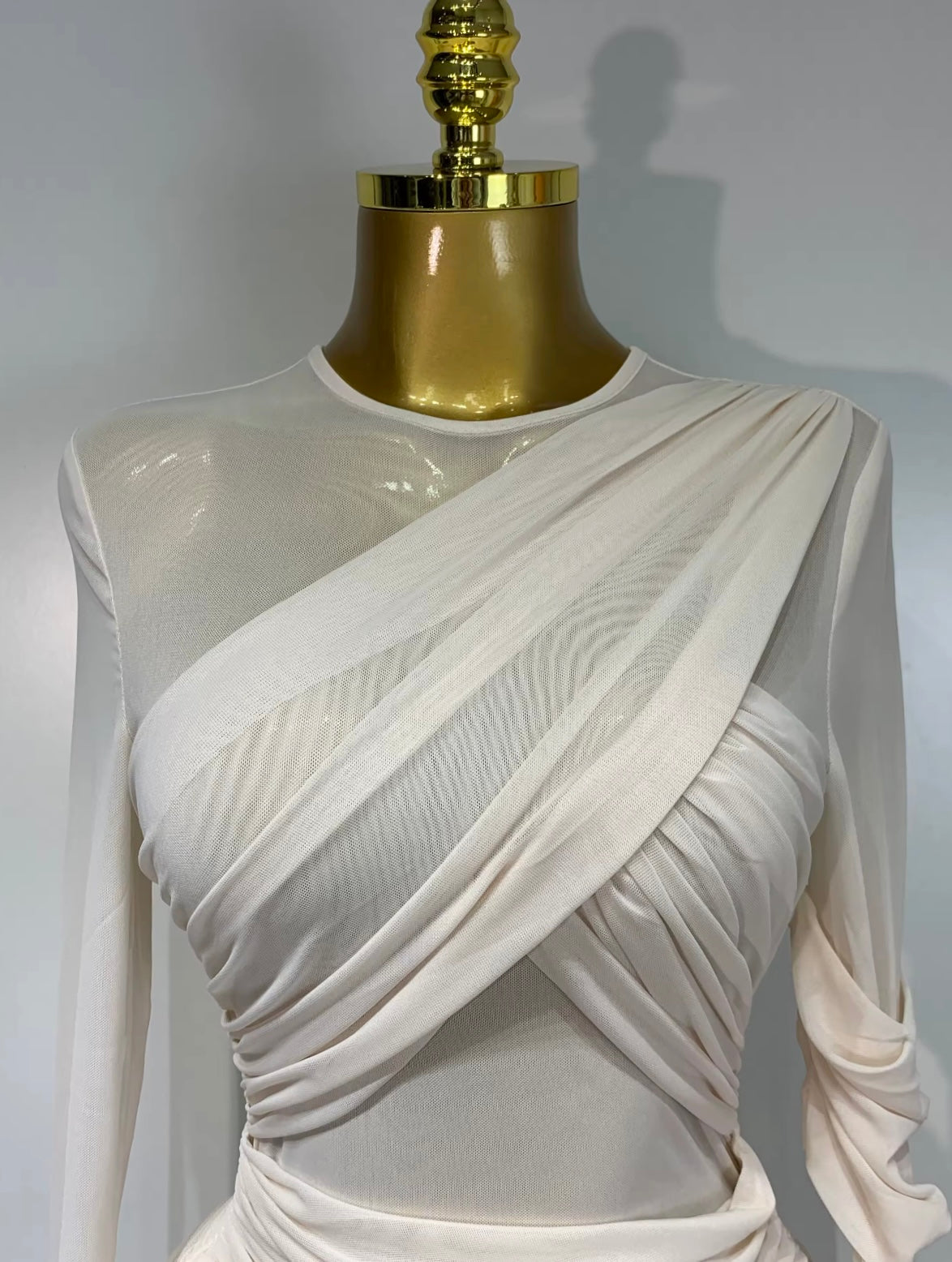 Vestido elegante manga comprida