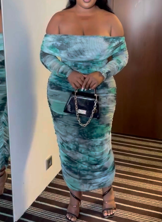 Vestido Longuete Ombro a Ombro – Estampa Verde Elegante